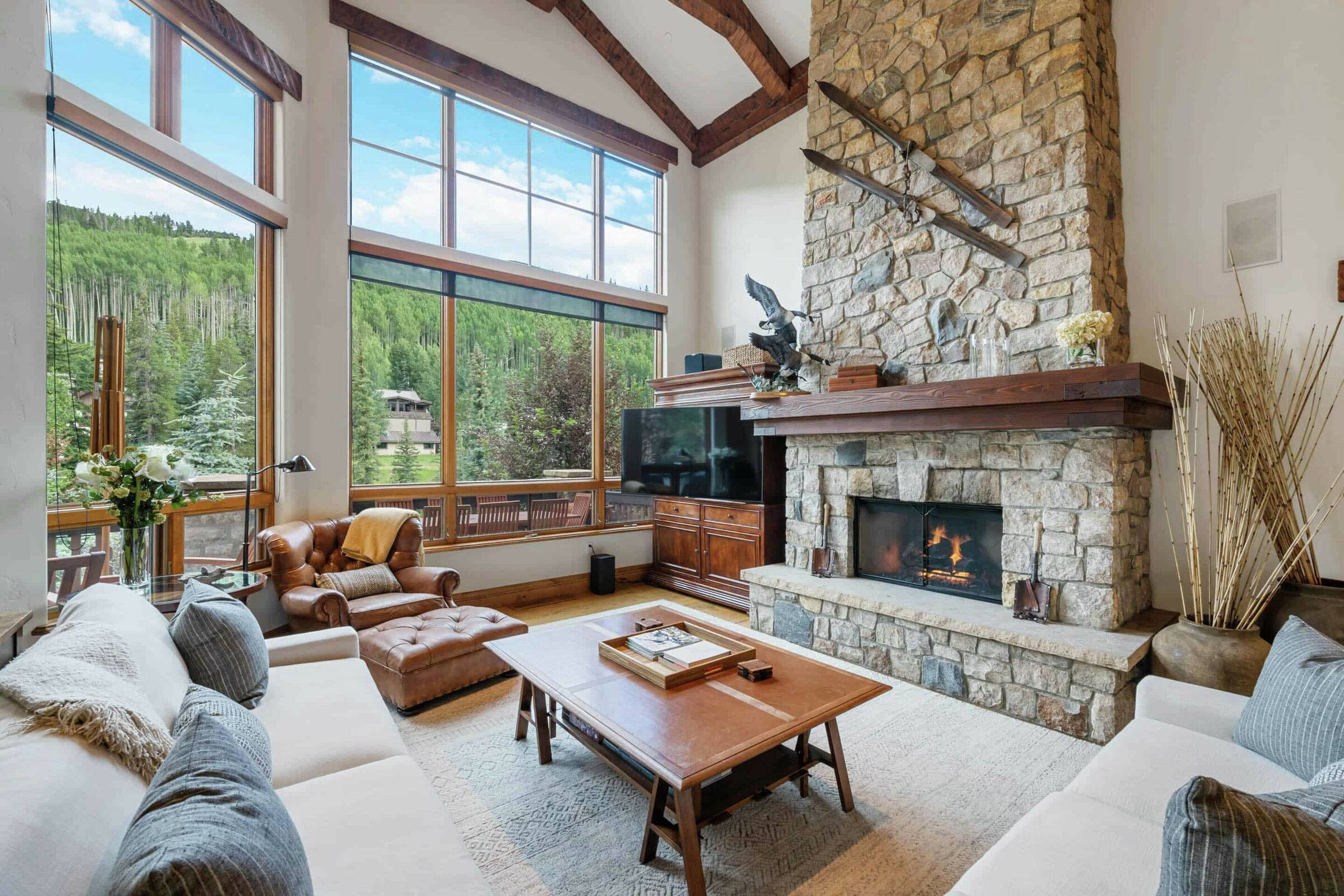 5 Bdrm HT Residence - Living Room