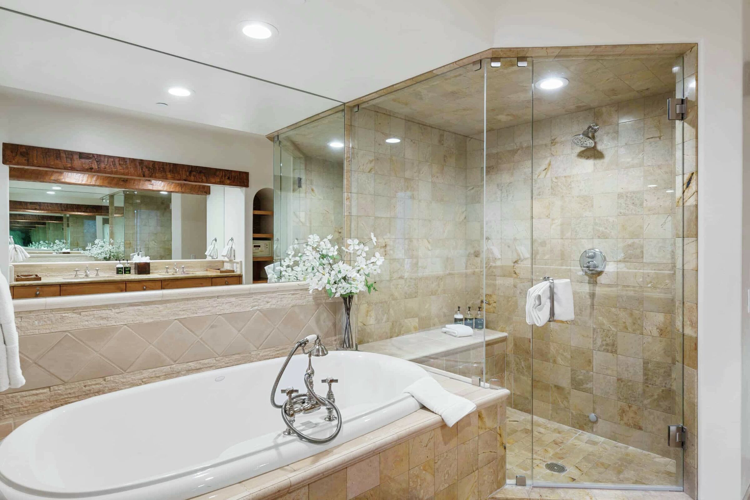 5 Bdrm HT Residence - Master Ensuite Bathroom