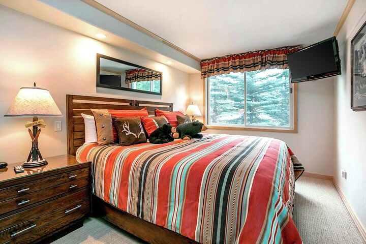 2 Bdrm 2 Bath Platinum (900 sq ft) - Master Bedroom