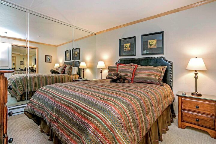 2 Bdrm 2 Bath Platinum (900 sq ft) - Bedroom