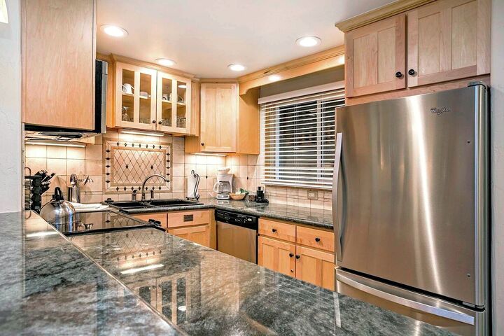 2 Bdrm 2 Bath Platinum (900 sq ft) - Kitchen