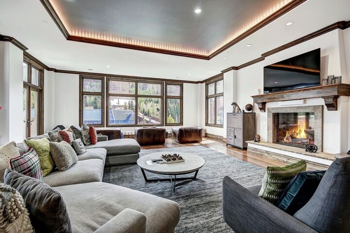 3 Bdrm Premier Residence - Living Area
