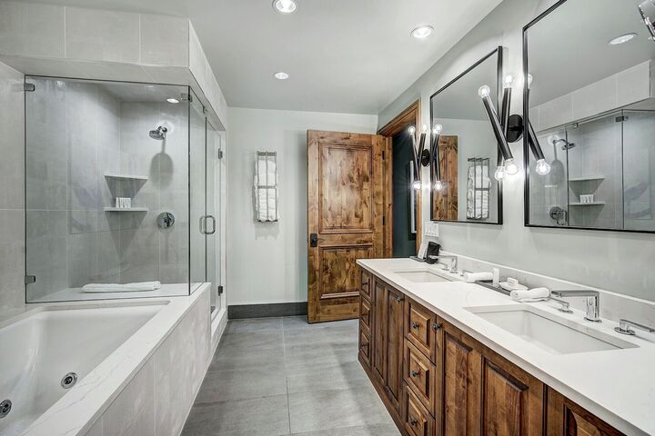 3 Bdrm Premier Residence - Bathroom