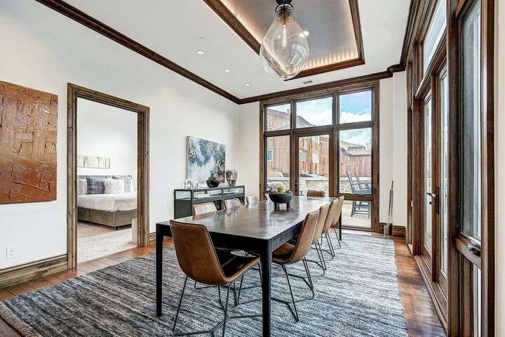3 Bdrm Premier Residence - Dining Area