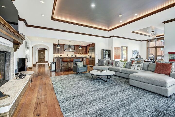 3 Bdrm Premier Residence - Living Area