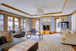 4 Bdrm Residence - Living Room