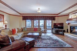 5 Bdrm Residence - Living Room