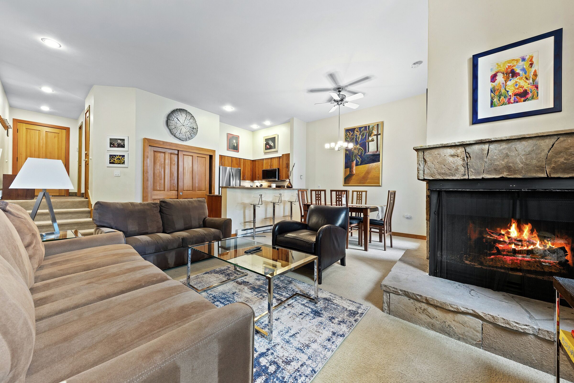 Coldstream 33 - Living Area, Dining Area & Kitchen