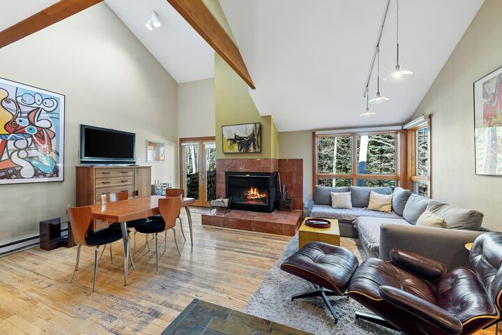 Living Area & Dining Area