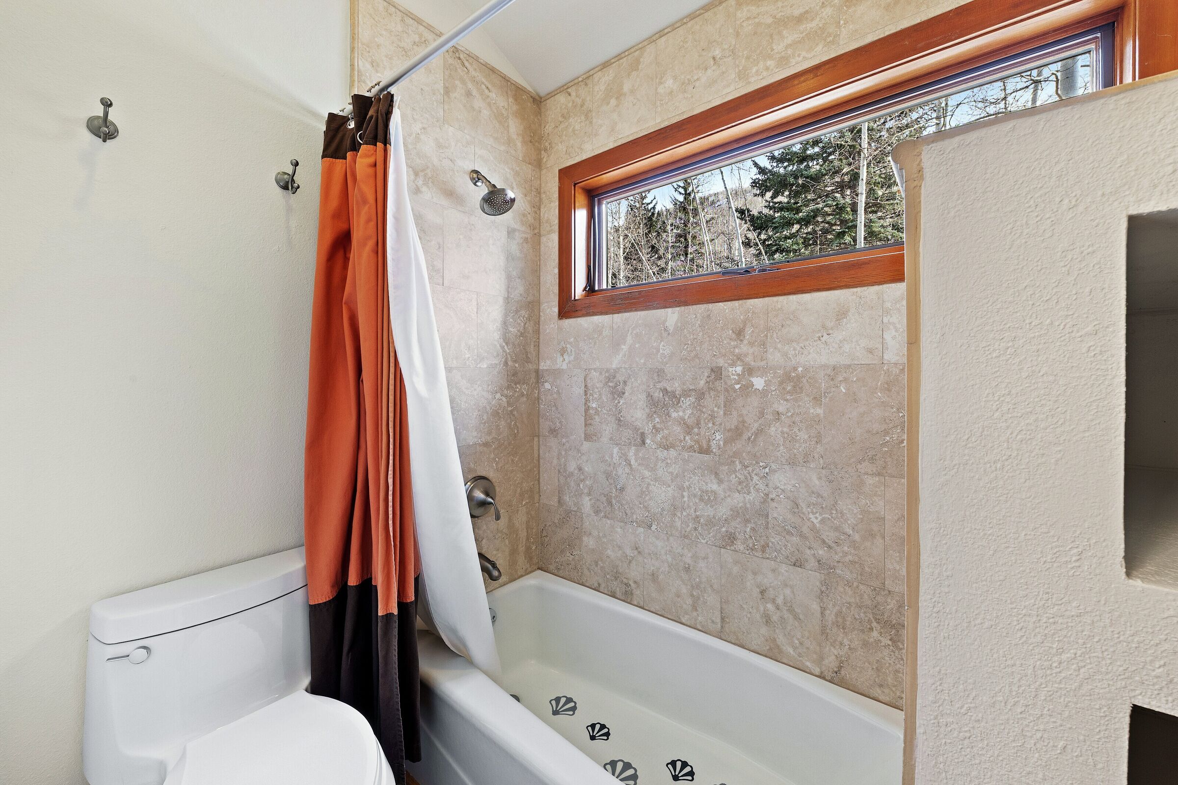 Coldstream 43 - Bathroom