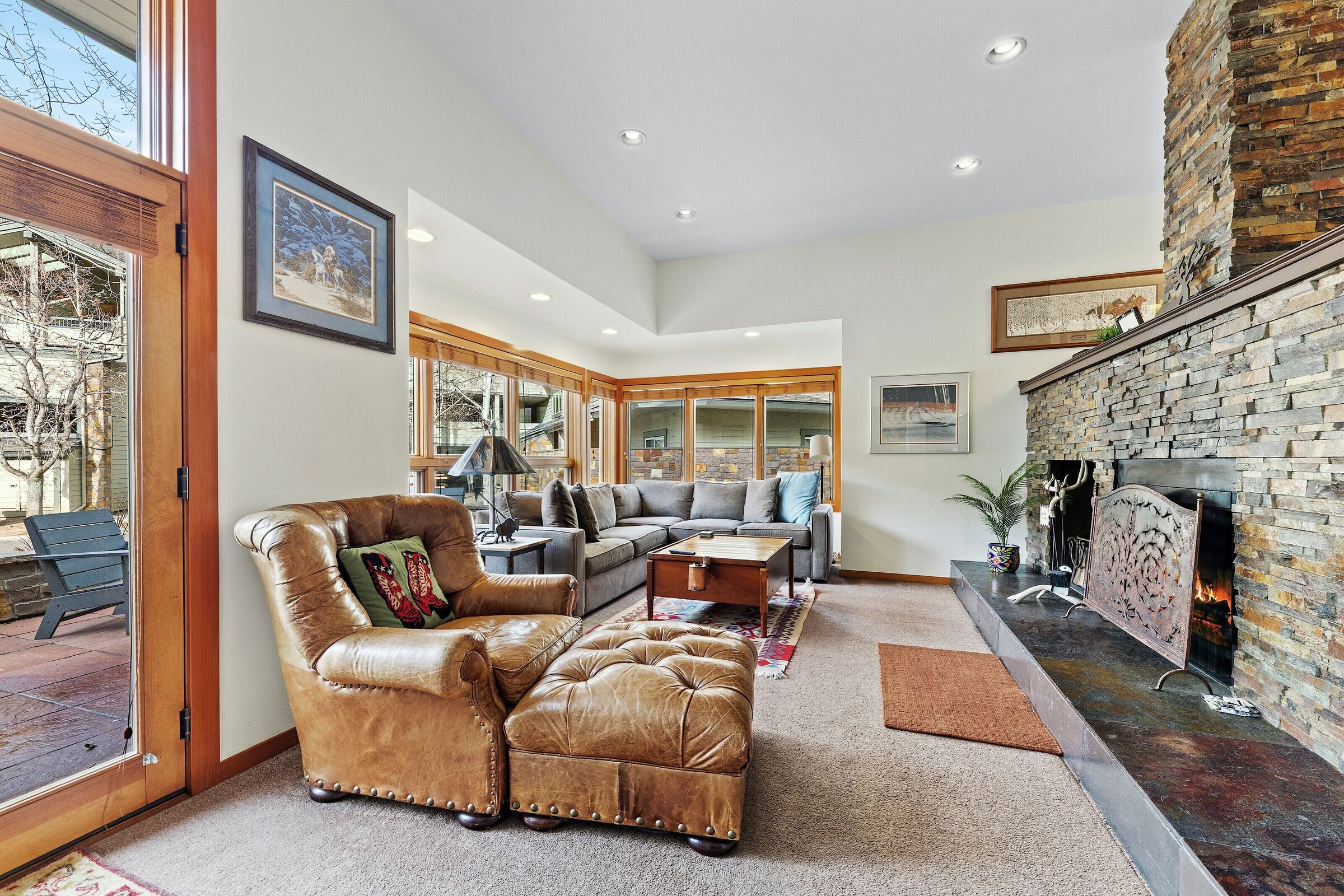 Coldstream 43 - Living Area