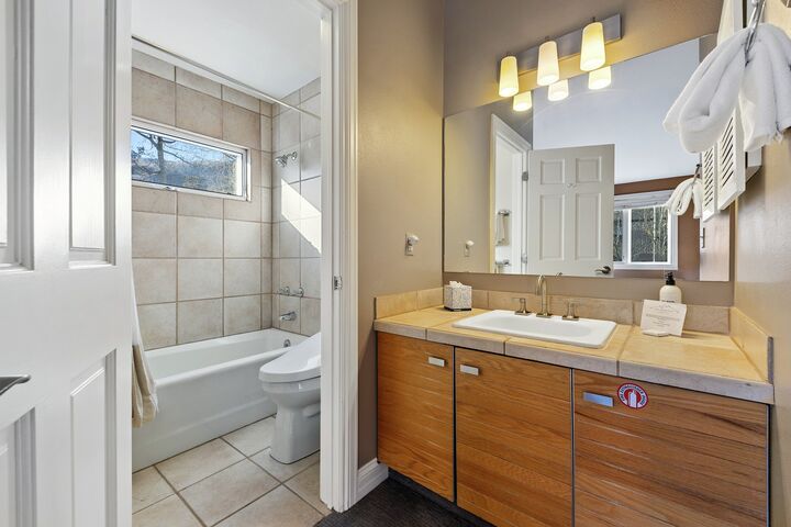 Master Ensuite Bathroom