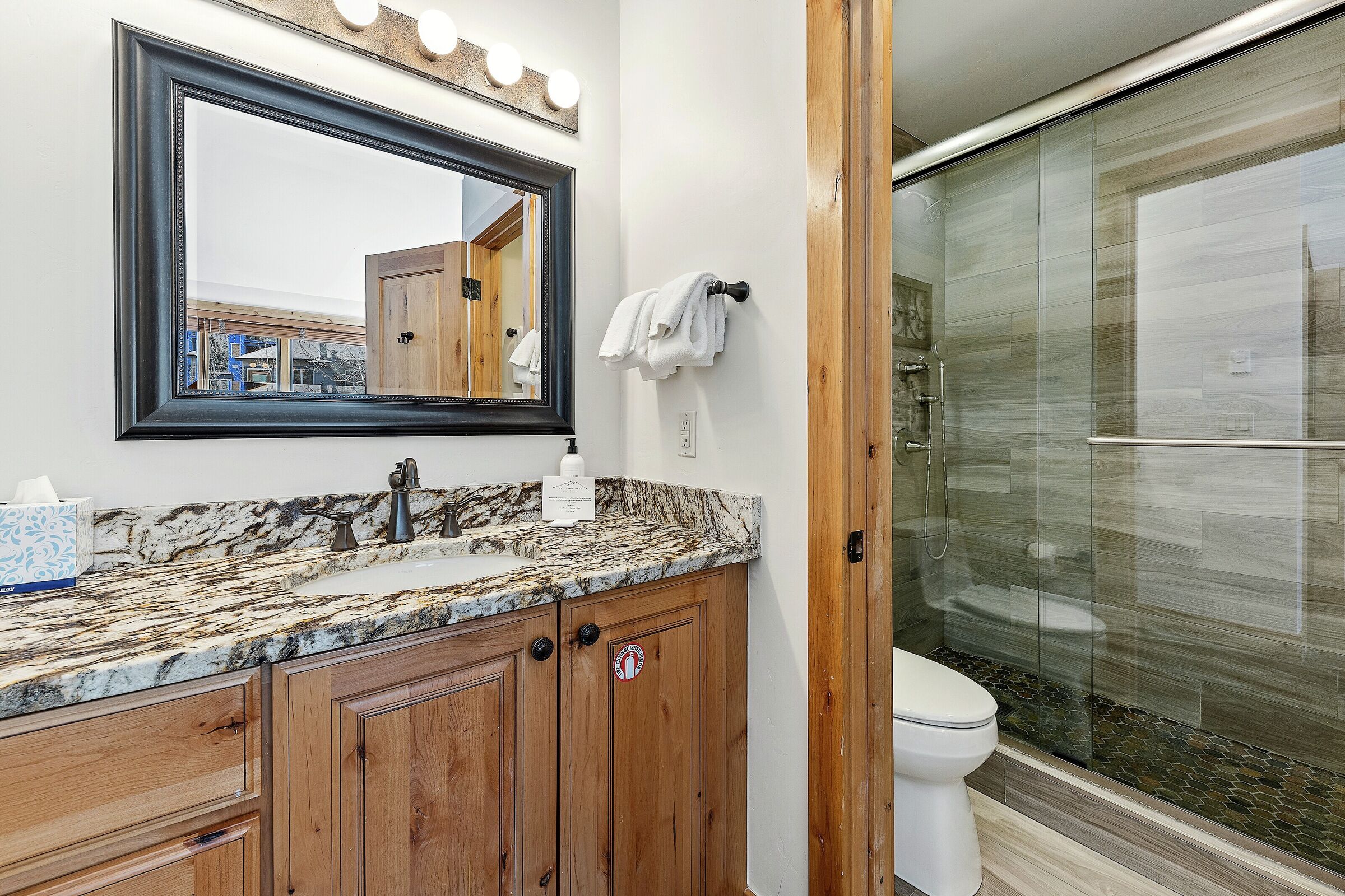 Coldstream 32 - Master Ensuite Bathroom