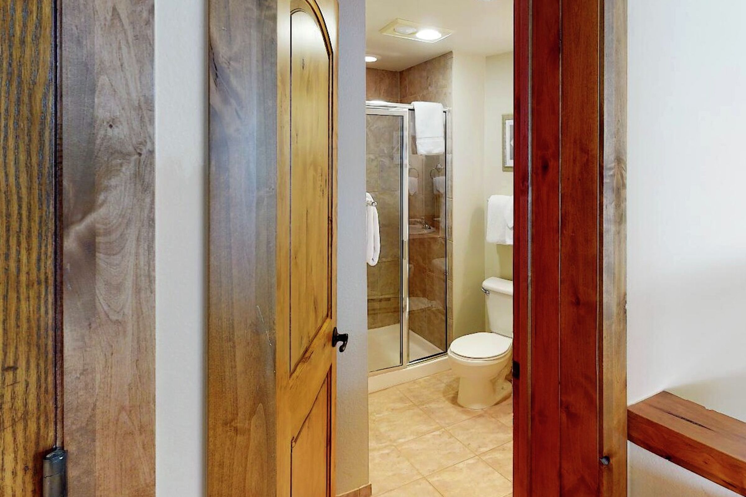 Millrace 1B - Bathroom