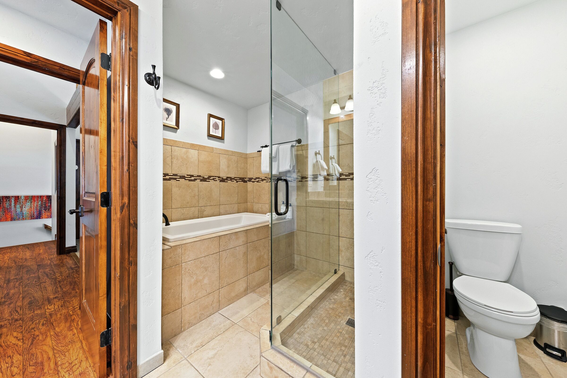 Millrace 2E - Master Ensuite Bathroom