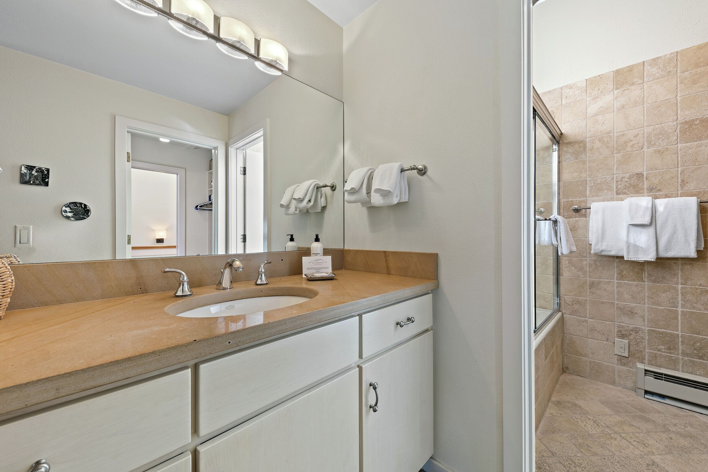 Coldstream 39 - Master Ensuite Bathroom