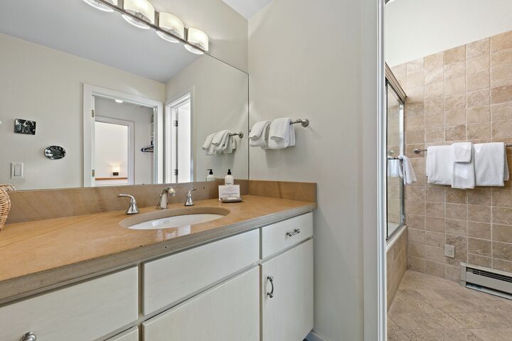 Master Ensuite Bathroom