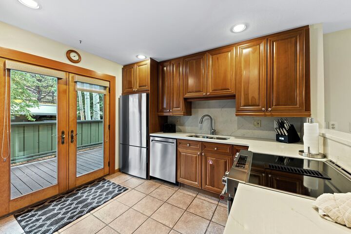 Coldstream 6 - Kitchen