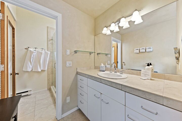 Master Ensuite Bathroom