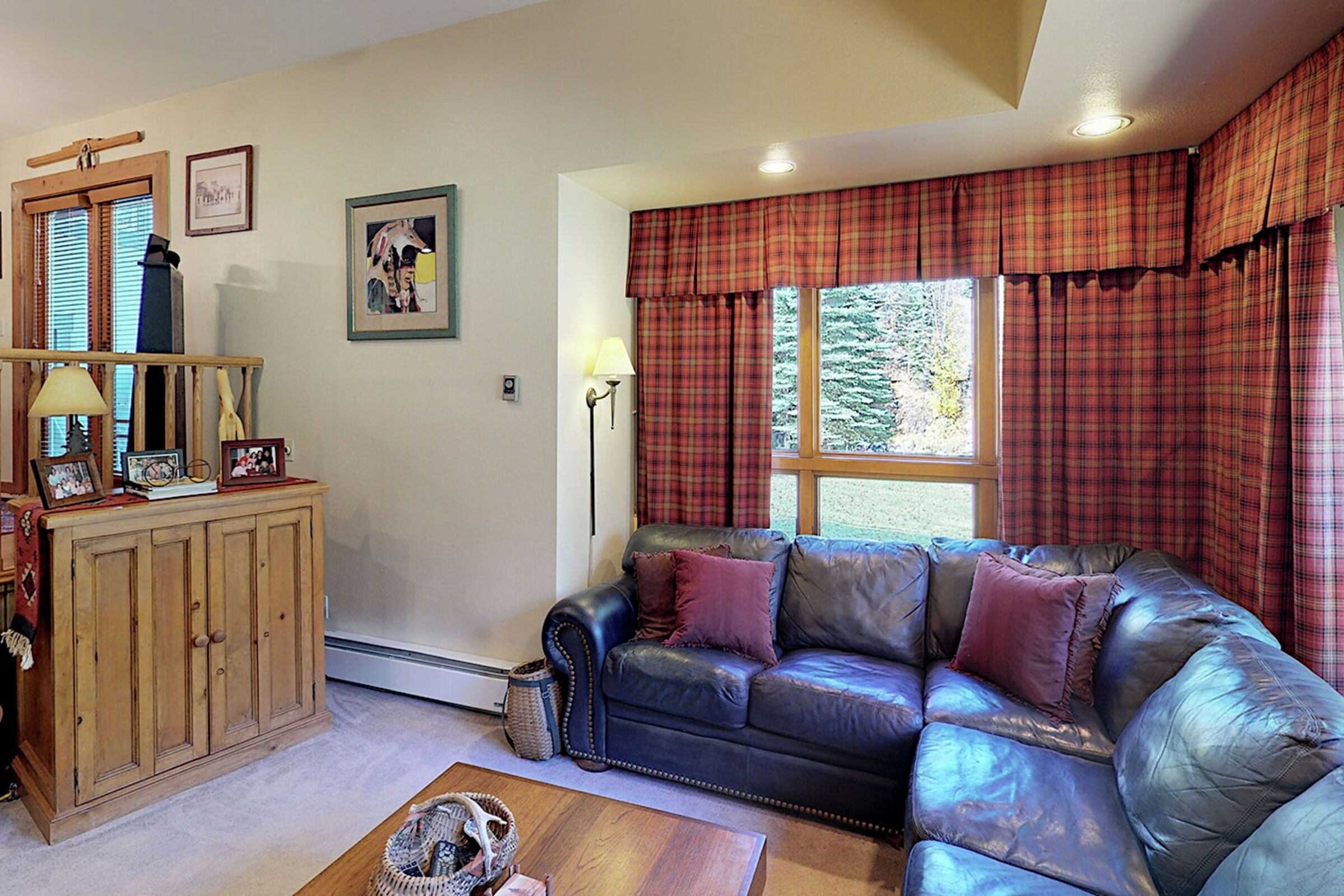 Coldstream 36 - Living Area