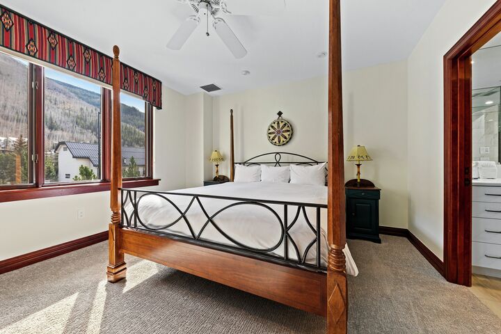 Liftside A51 - Master Bedroom