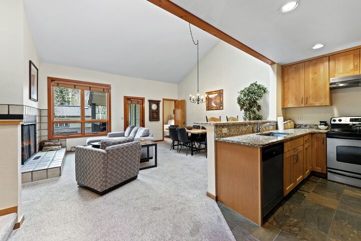 Living Area & Dining Area