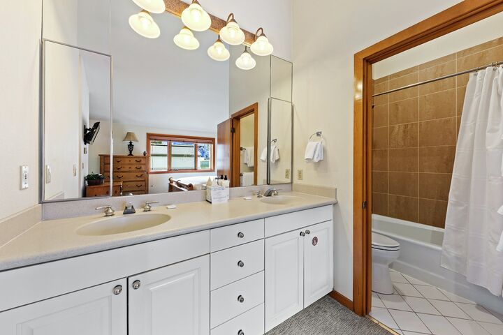 Master Ensuite Bathroom
