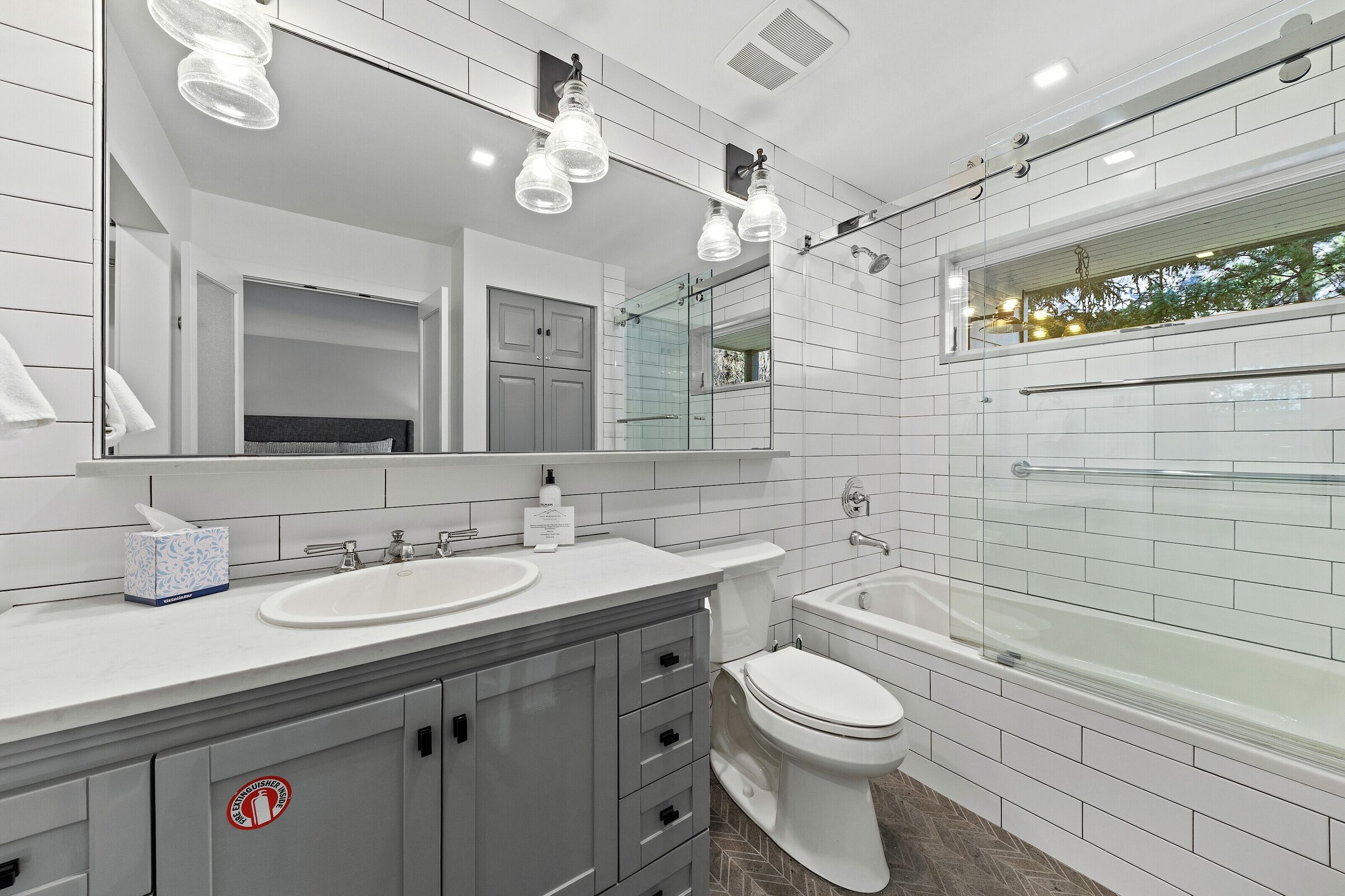 Coldstream 18 - Master Ensuite Bathroom