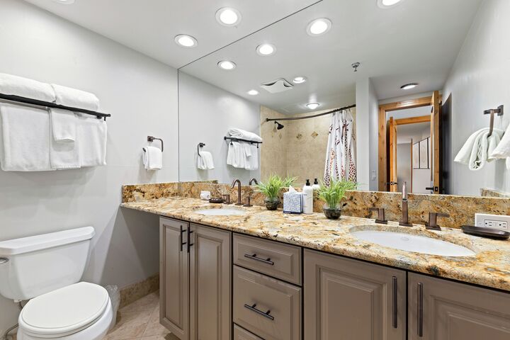 Penthouse 7 - Ensuite Bathroom