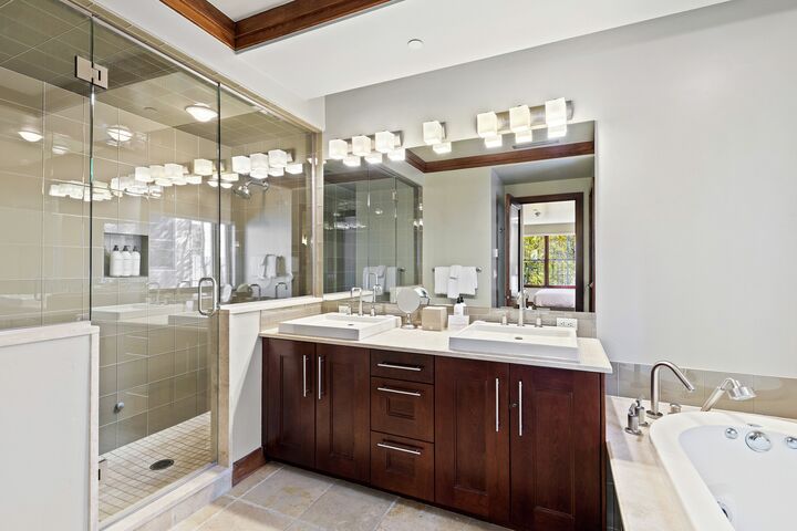 Master Ensuite Bathroom