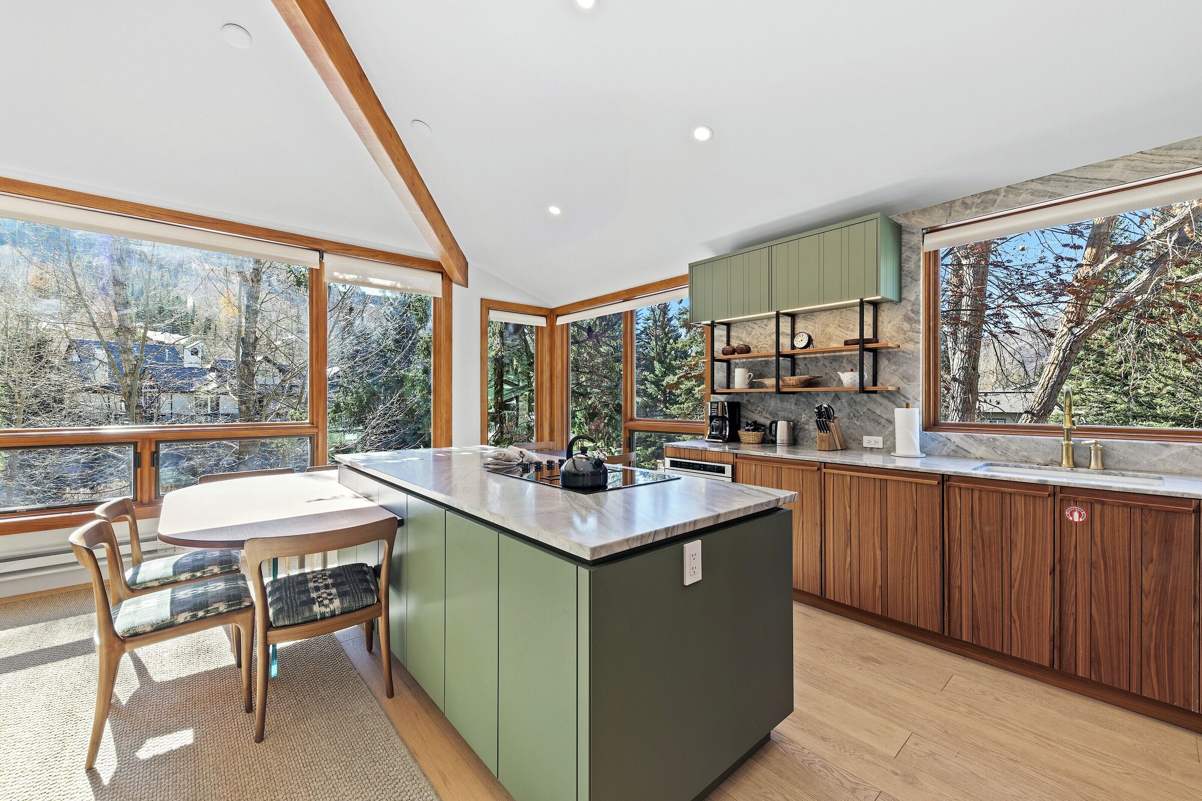 Millrace 5C - Kitchen & Dining Area