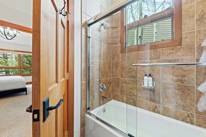 Master Ensuite Bathroom