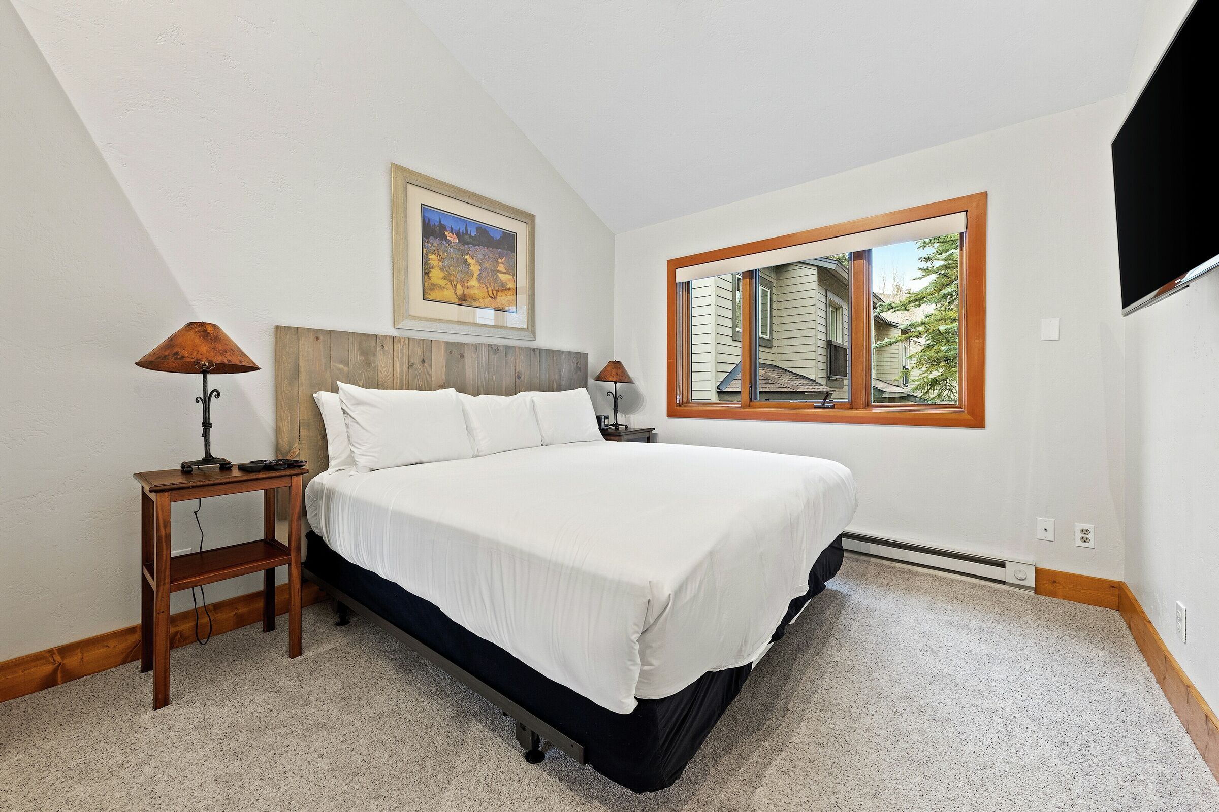Coldstream 10 - Bedroom