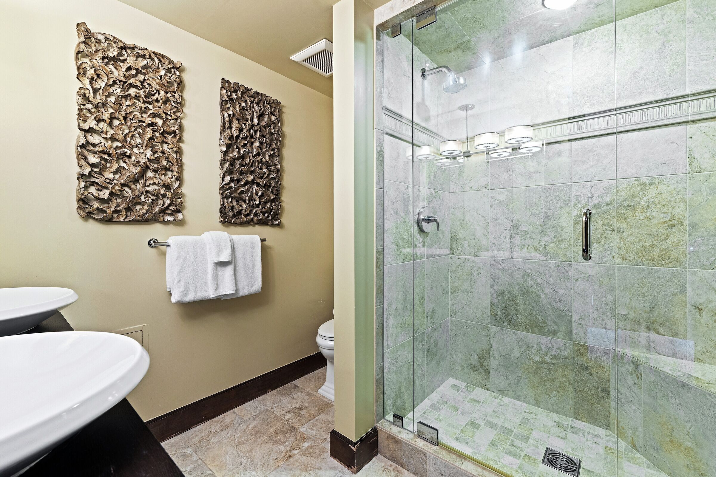 Penthouse 4 - Ensuite Bathroom