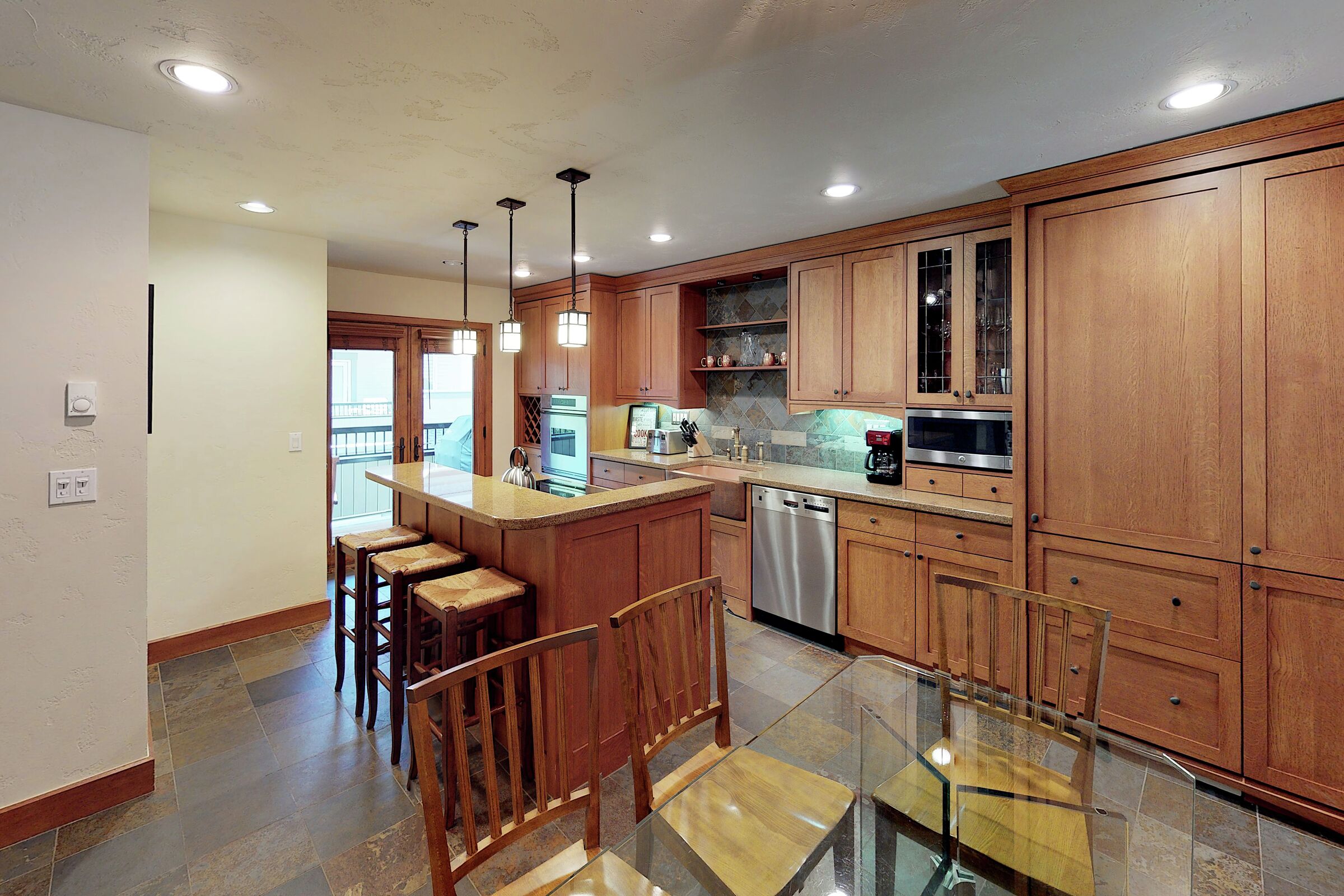 Coldstream 20 - Kitchen & Dining Room
