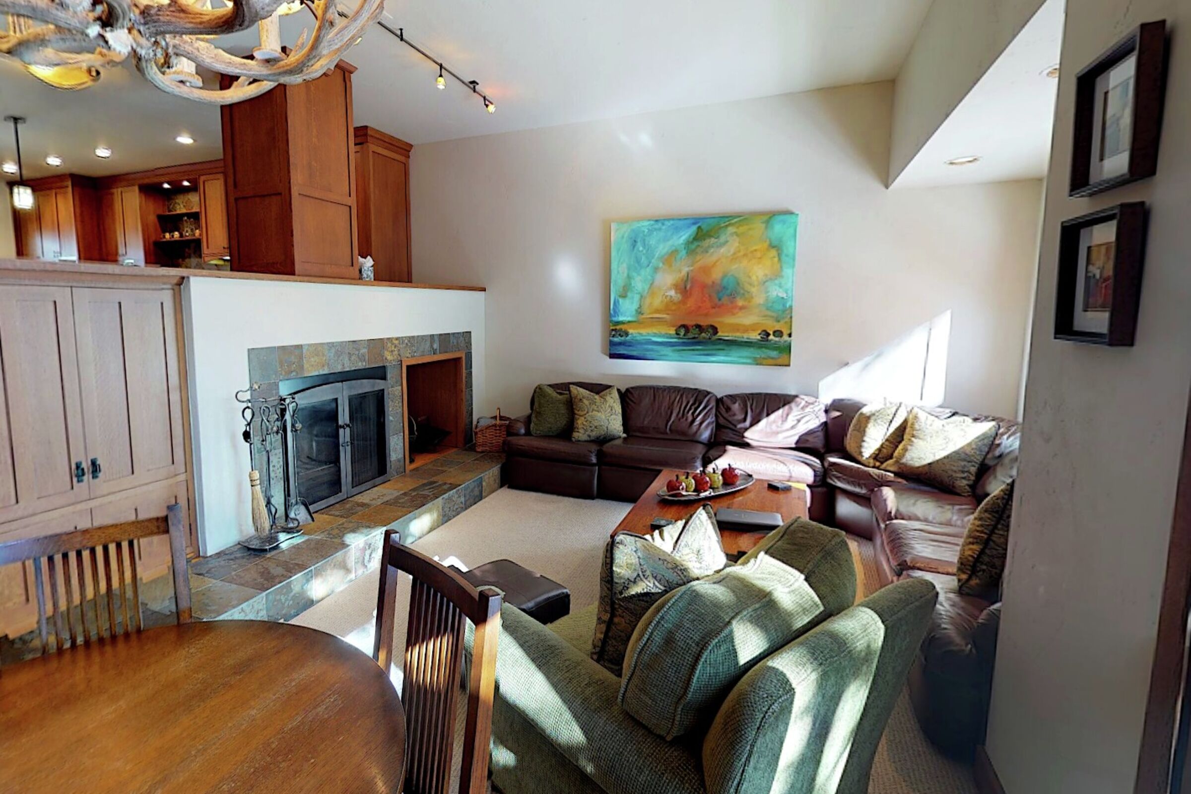 Coldstream 20 - Living Area