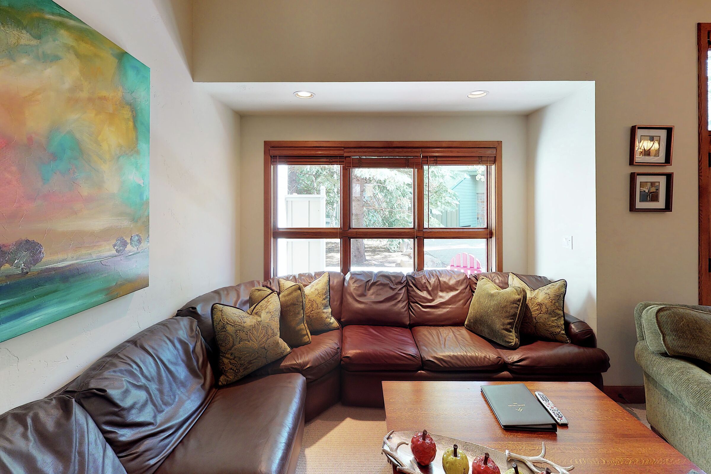 Coldstream 20 - Living Area