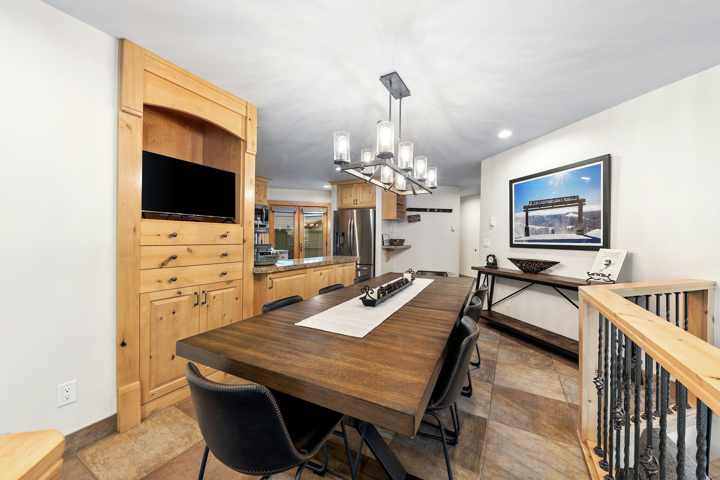 Coldstream 37 - Dining Area