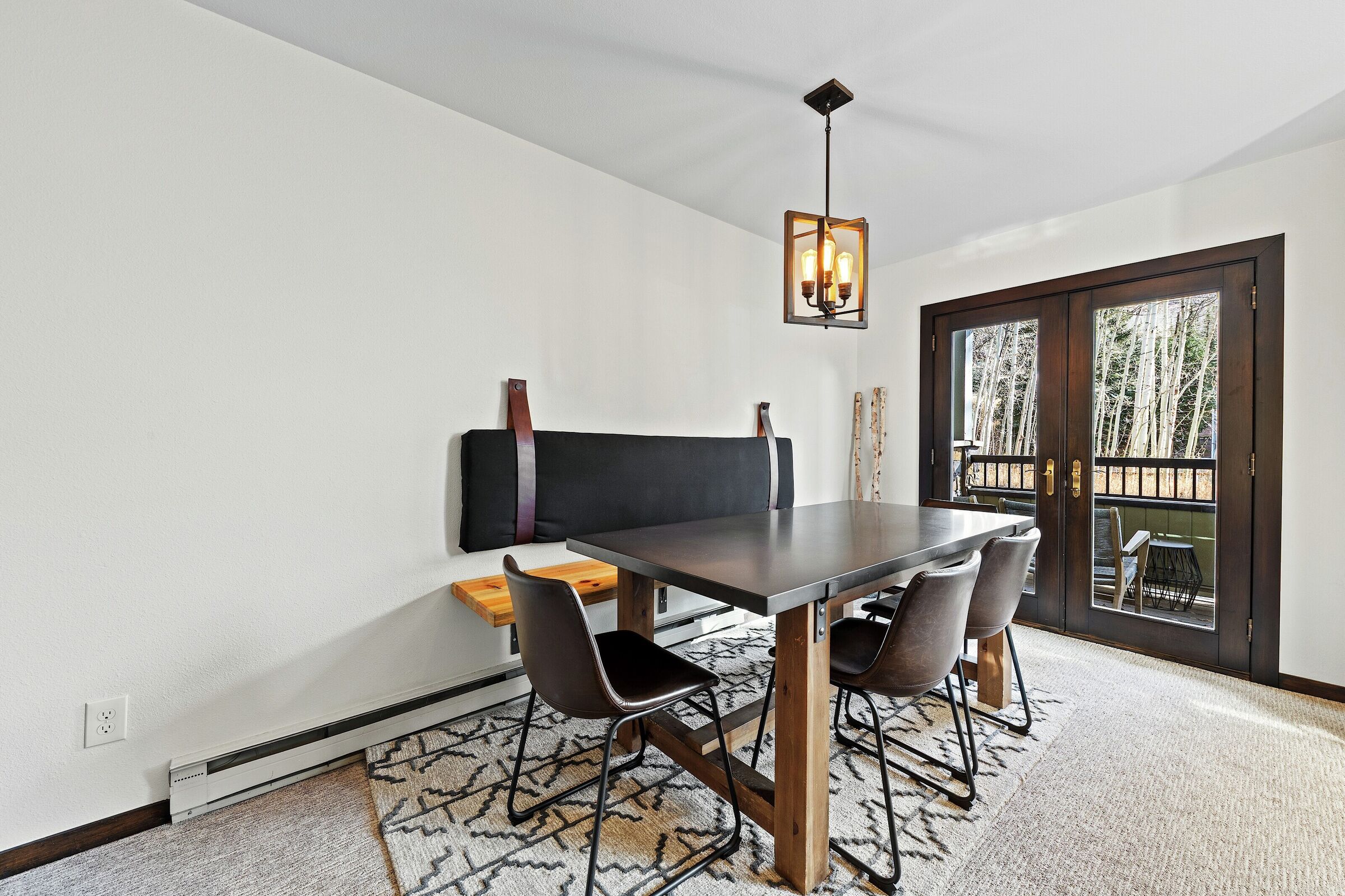 Coldstream 41 - Dining Area
