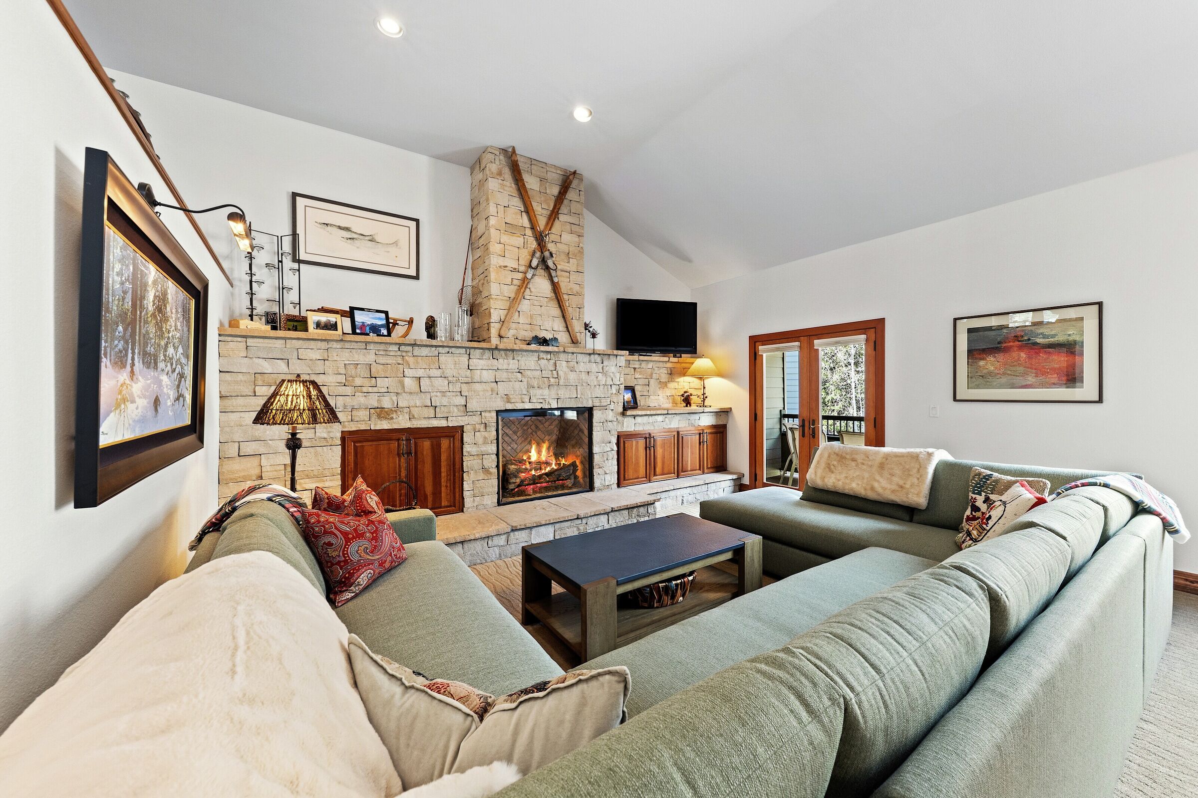 Coldstream 44 - Living Area