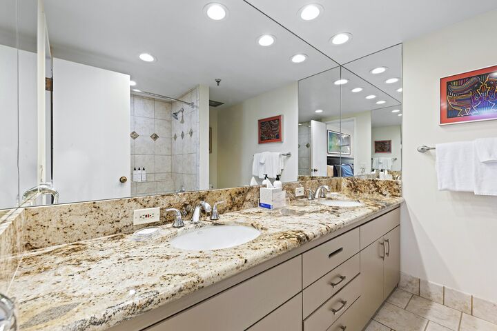 Penthouse 2 - Ensuite Bathroom