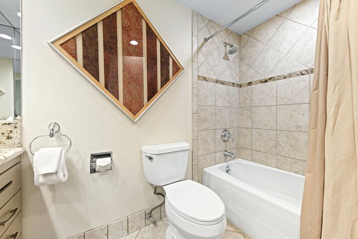 Penthouse 2 - Master Ensuite Bathroom