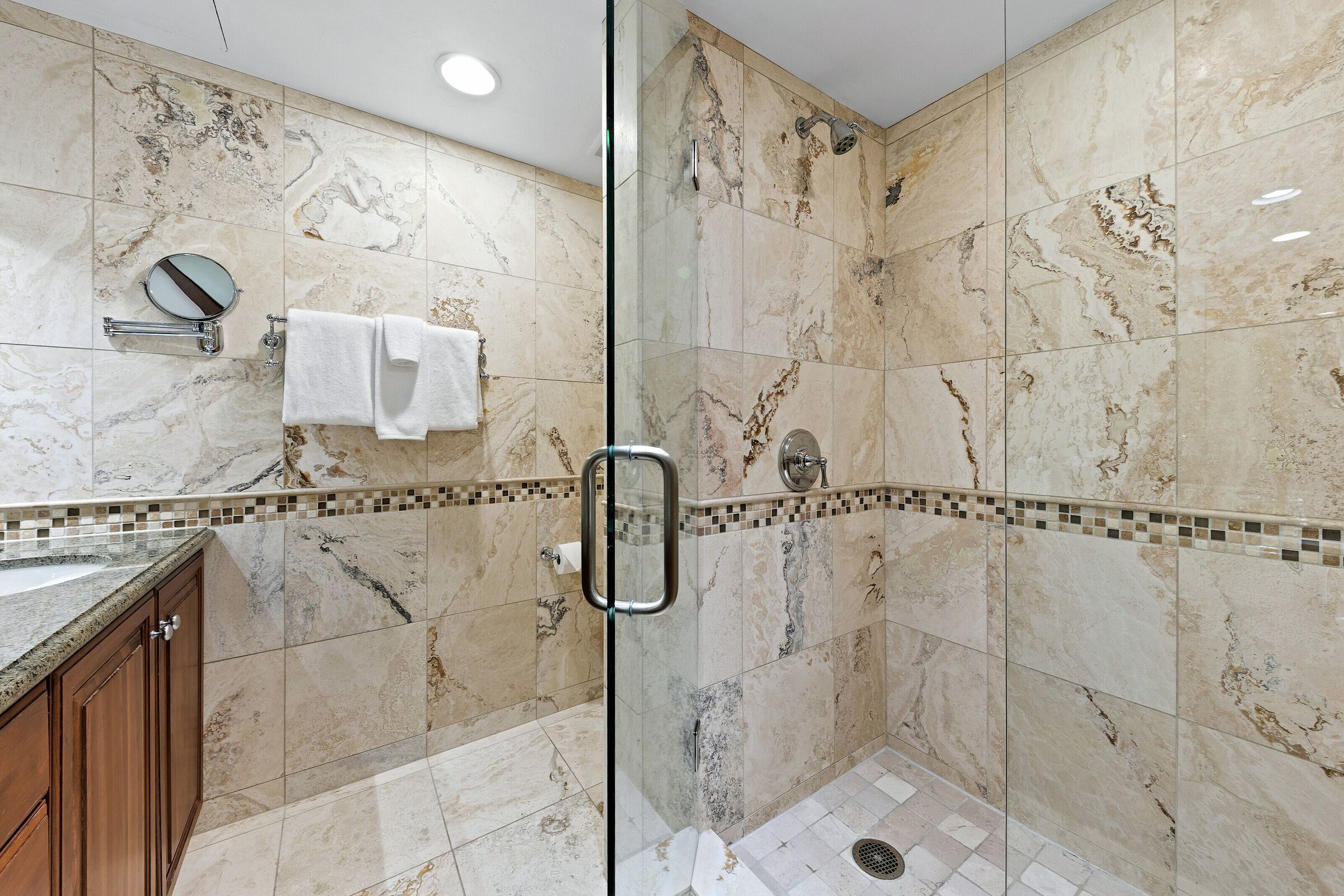 Penthouse 3 - Ensuite Bathroom