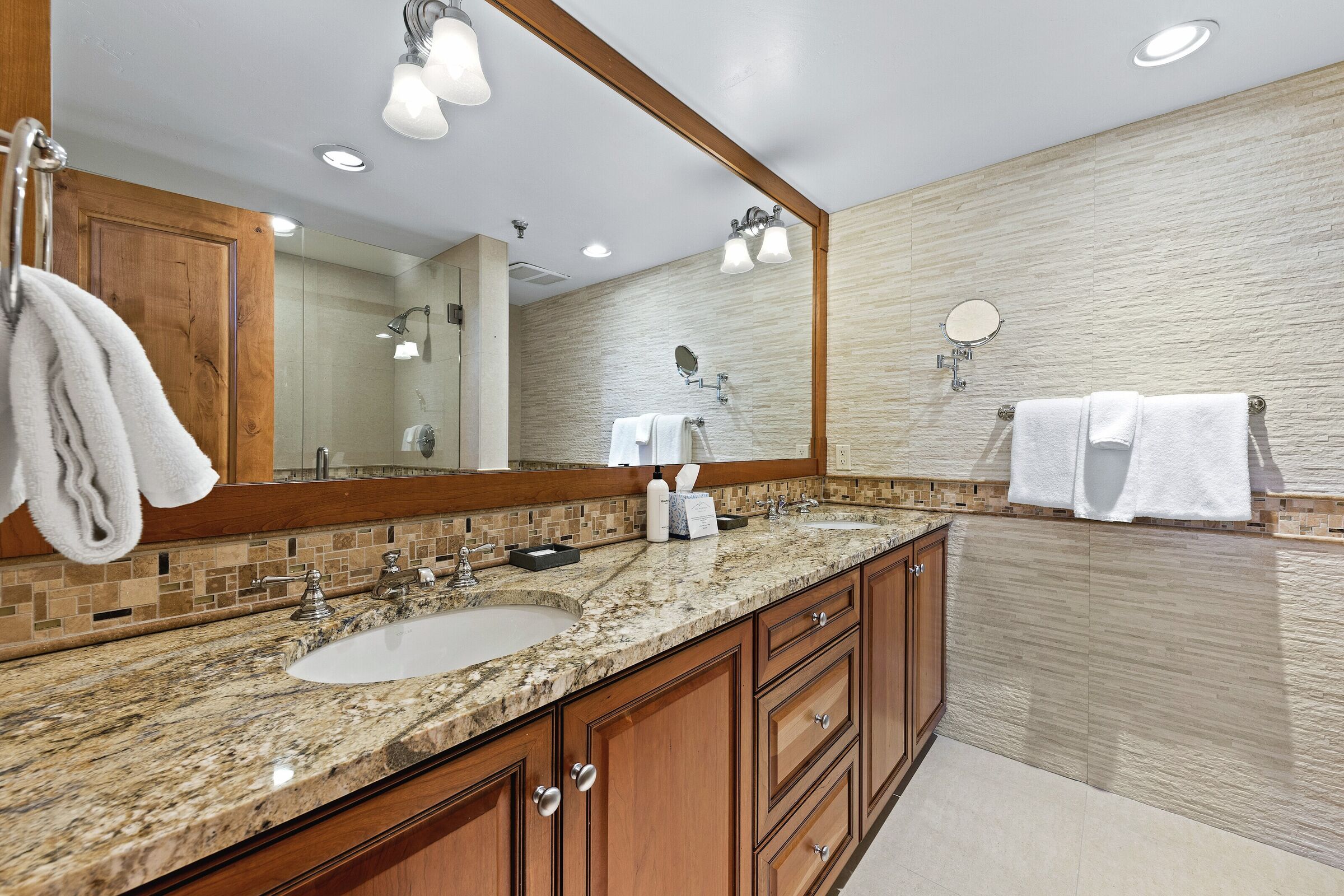 Penthouse 3 - Ensuite Bathroom