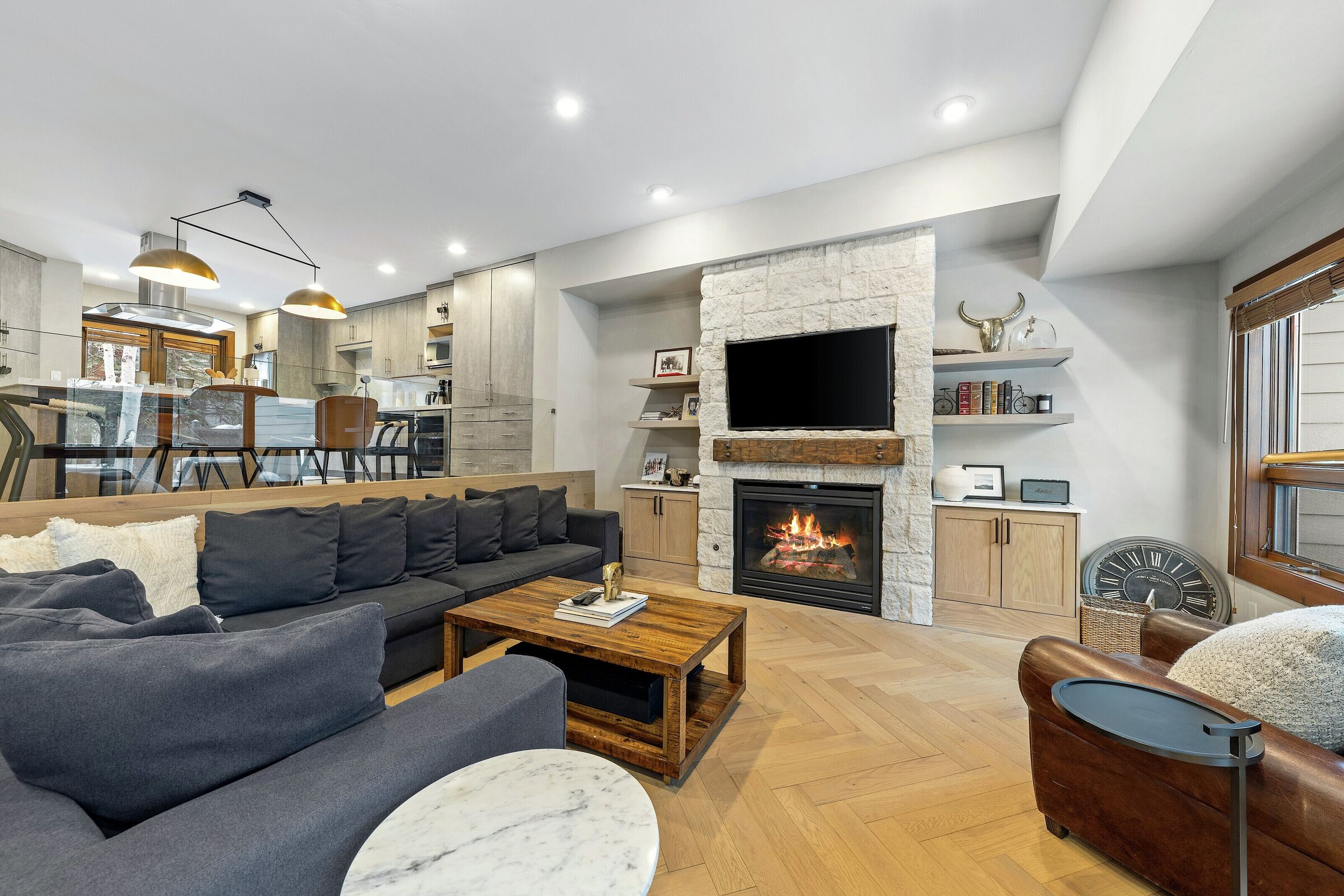 Coldstream 5 - Living Area