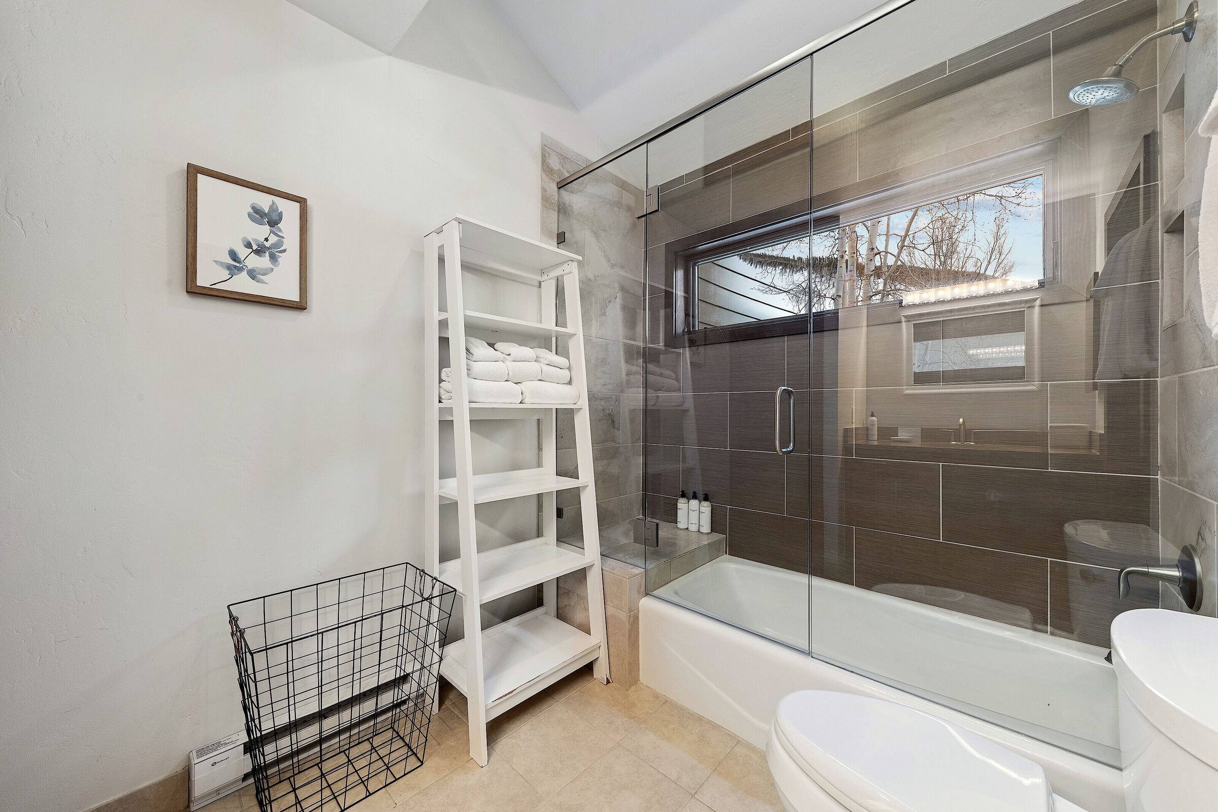 Coldstream 5 - Bathroom