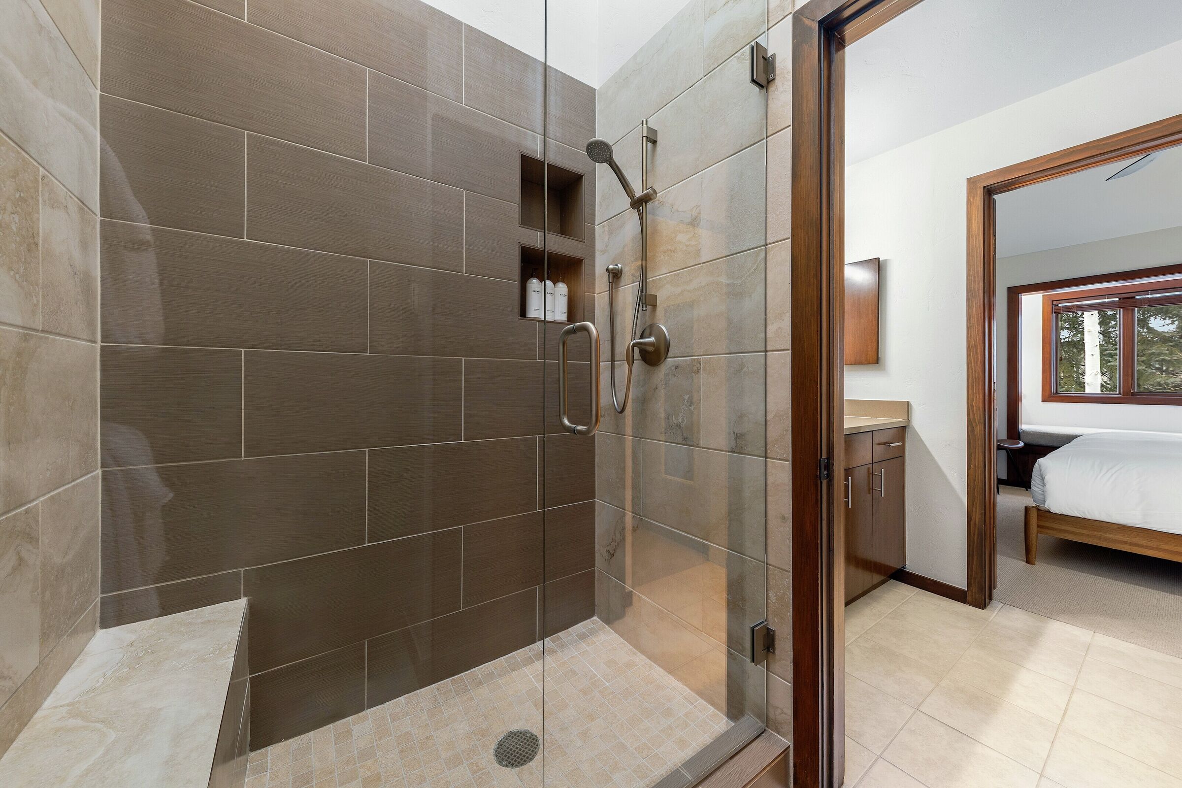 Coldstream 5 - Master Ensuite Bathroom