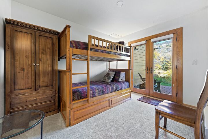 Coldstream 24 - Den with Bunk Bed