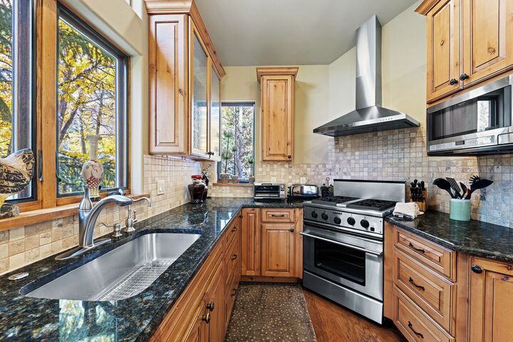 Cascades on Gore Creek 1 - Kitchen