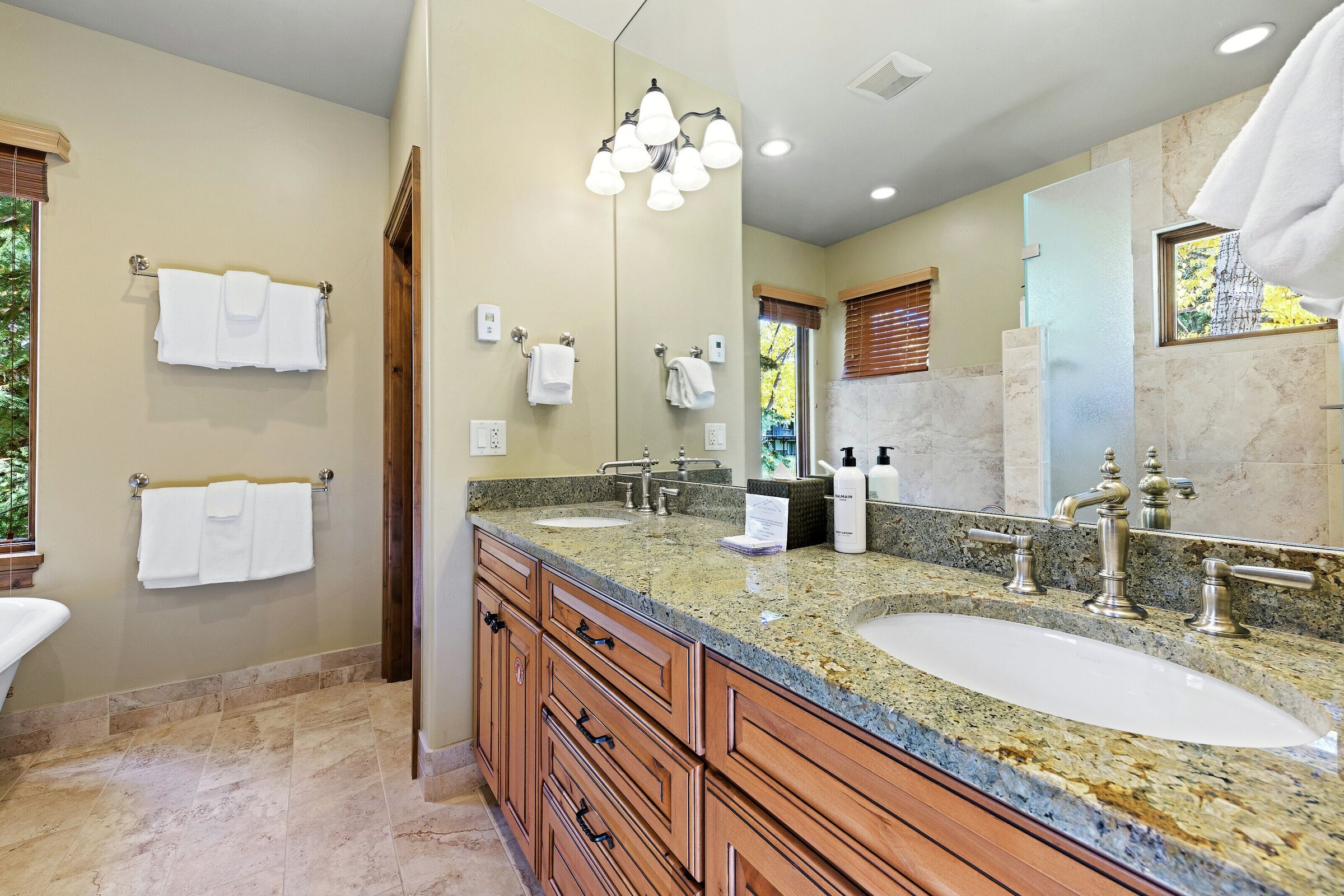Cascades on Gore Creek 1 - Ensuite Bathroom